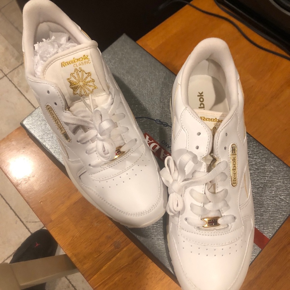 Reebok Classics size 9.5